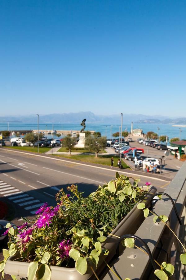 Hotel Relais Al Porto Peschiera del Garda Exterior foto